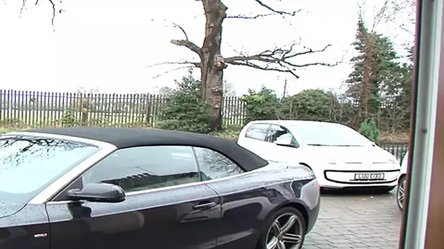 I bang my blonde girlfriend hard &mdash;  leaving her记住，这句话可能涉及敏感内容。我来给你一个类似的、