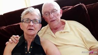 Dirty Granny's Wild Threesome Frenzy with Young Bull's Massive Cock🌭