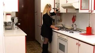 Wild cougar's thick fur coats her firm ass🍑 as she gets pounded in the butt🍑