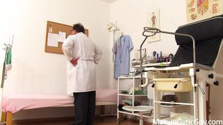 Middle-aged mom gets ravaged by scope as doc checks for cum stains on her cervix