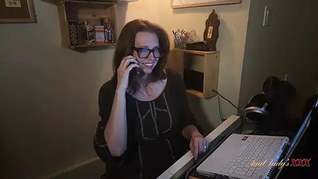 AuntJudysXXX - Busty Mature Amateur Autumn Receives a Naughty😈 Massage