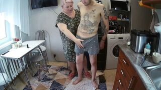 Mom's nasty throat work makes husband cum