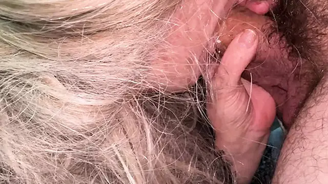 Big milf stuck with a thick cock🍆 in her massive hole