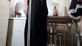 horny🥵 housekeeper gags on massive cock🌭, wild oral😜 sex devours desire