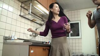 Bukkake Prank Turns Intense - The恐慌 Face Part 2