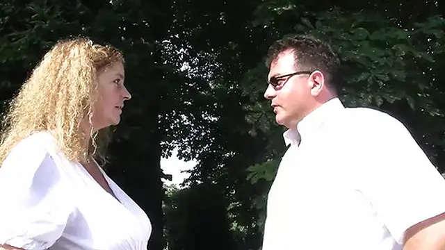 Curvy tattooed blonde milf enjoys thick cock🍆 in her mouth and pussy🌮️