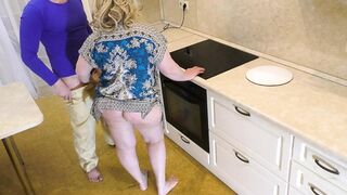 The Mature MILF's Ass🍑 Gently Receives Her Lover's Throbbing Dick🍆