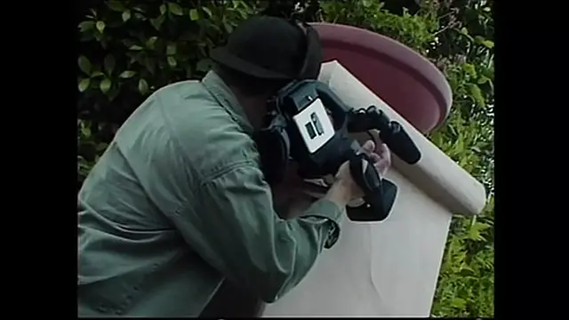 Blonde MILF gets rough sex in car with condom on her tight ass🍑