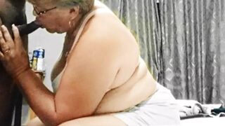 Rough Anal色情 Session with Experienced Grandma