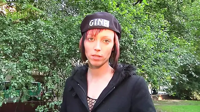 Gina and Two Lesbians Fingering Licks