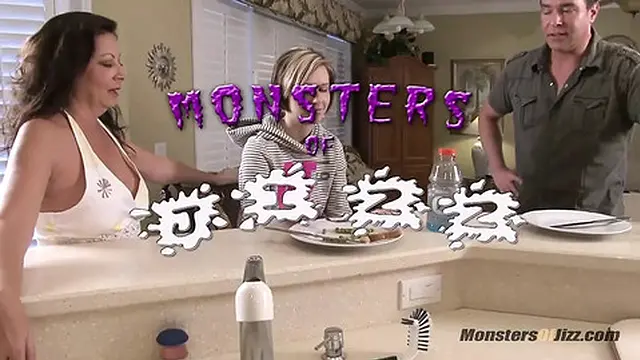 Stepniece misbehaves &mdash;  gets a big dick🌭 spanking