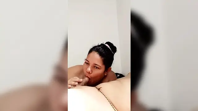 Beautiful girlfriend sucking my dick🍆