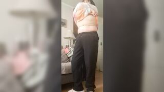 Milf rehearsing for sex while sitting with rich movements