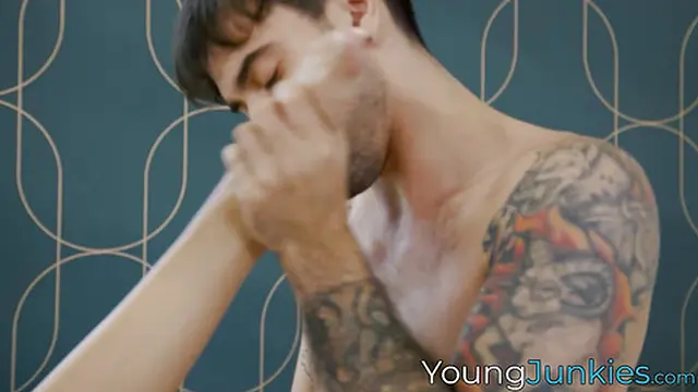 Blonde MILF Lexi Stone gets a cumshot following a cowgirl session