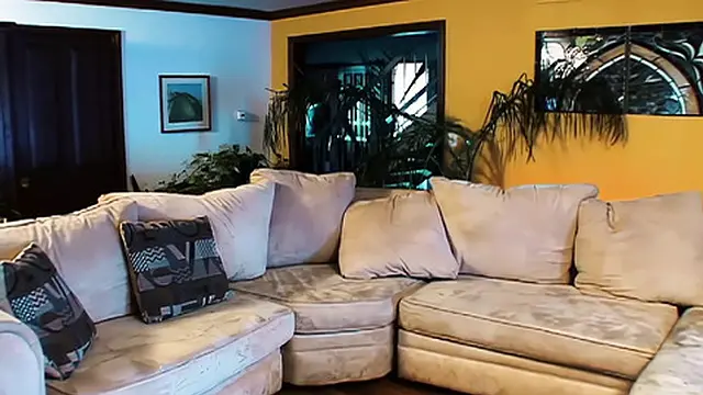 Blonde Darryl Hanah Longs for Deep Penetration and Intense Facial Play