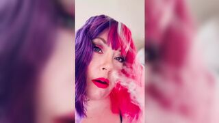 Chubby Cougar Tina Snua Smokes A Cork Tipped Cigarette In Latex Gloves -