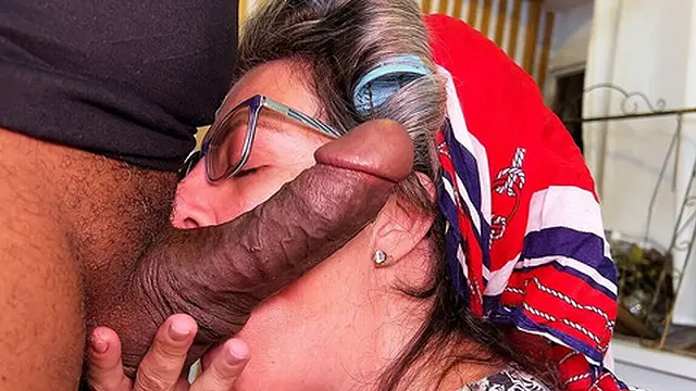 Big Black Dick🍆 Squeezes Mature Ass🍑