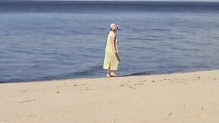 Dating a Sexy Mature Bitch on the Beach