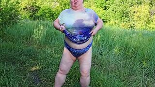 the neighbor undressed in the park and staged a public pissing