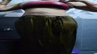 Tamil Desi beautiful taking bath New viral video