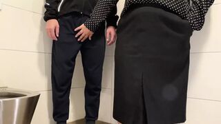 Mature milf made me cum in the restaurant toilet
