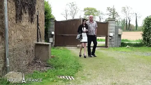 Hot mature woman with tiny tits gets fucked and loads off in a car