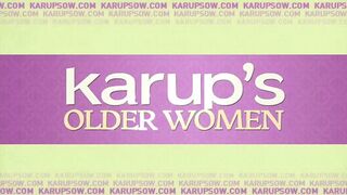 Zoey Portland: milf finger fucks her tight pussy