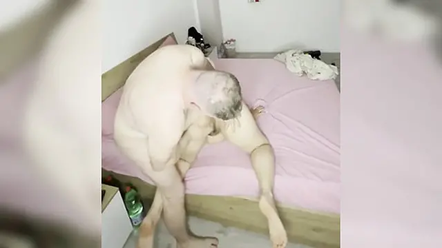 Amateur Sex with a Wife Who Does Everything She Can to Get Her Husband's Cock Every Night 