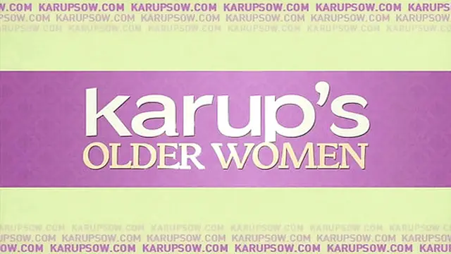 Milf Zoey Portland uses the hitachi on her pussy