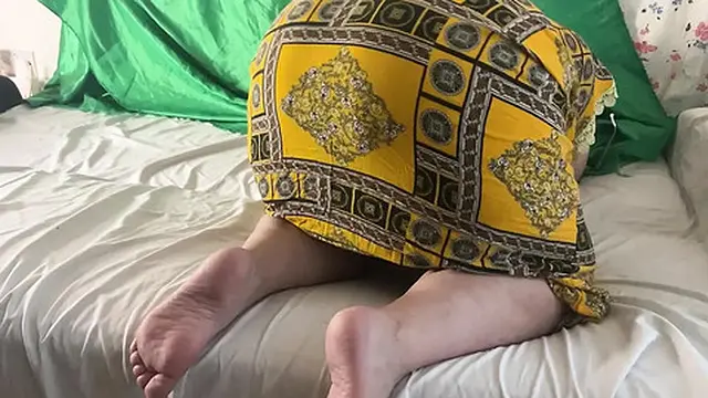 Married women takes a shower before i get big black cock bareback