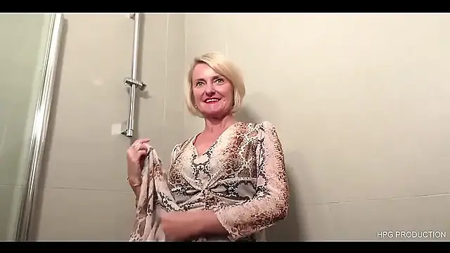 Blonde Cougar Goes Wild 6868 2 1 - Aug 30, 2024