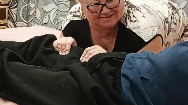 Stepmom barely swallowed all the cum after a blowjob