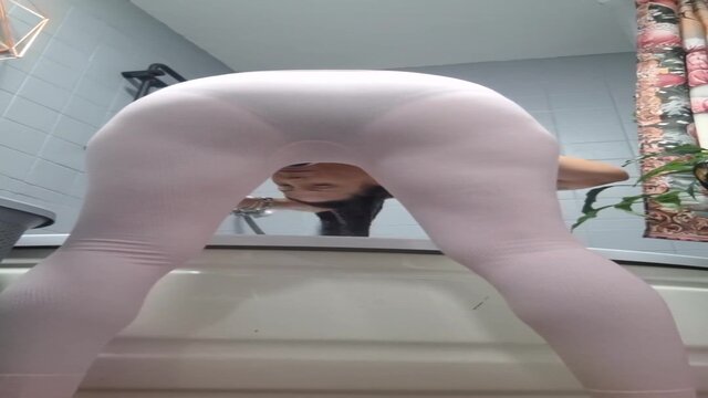 British EXPERIENCED LADY worships in gripping leggings during hair wash