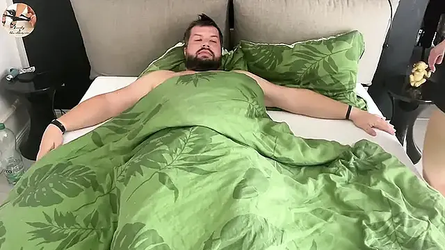 Young milf Lexi gives early morning blowjob