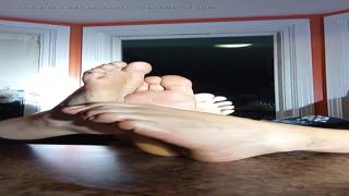Behind scenes: Footjob evolves into creampie